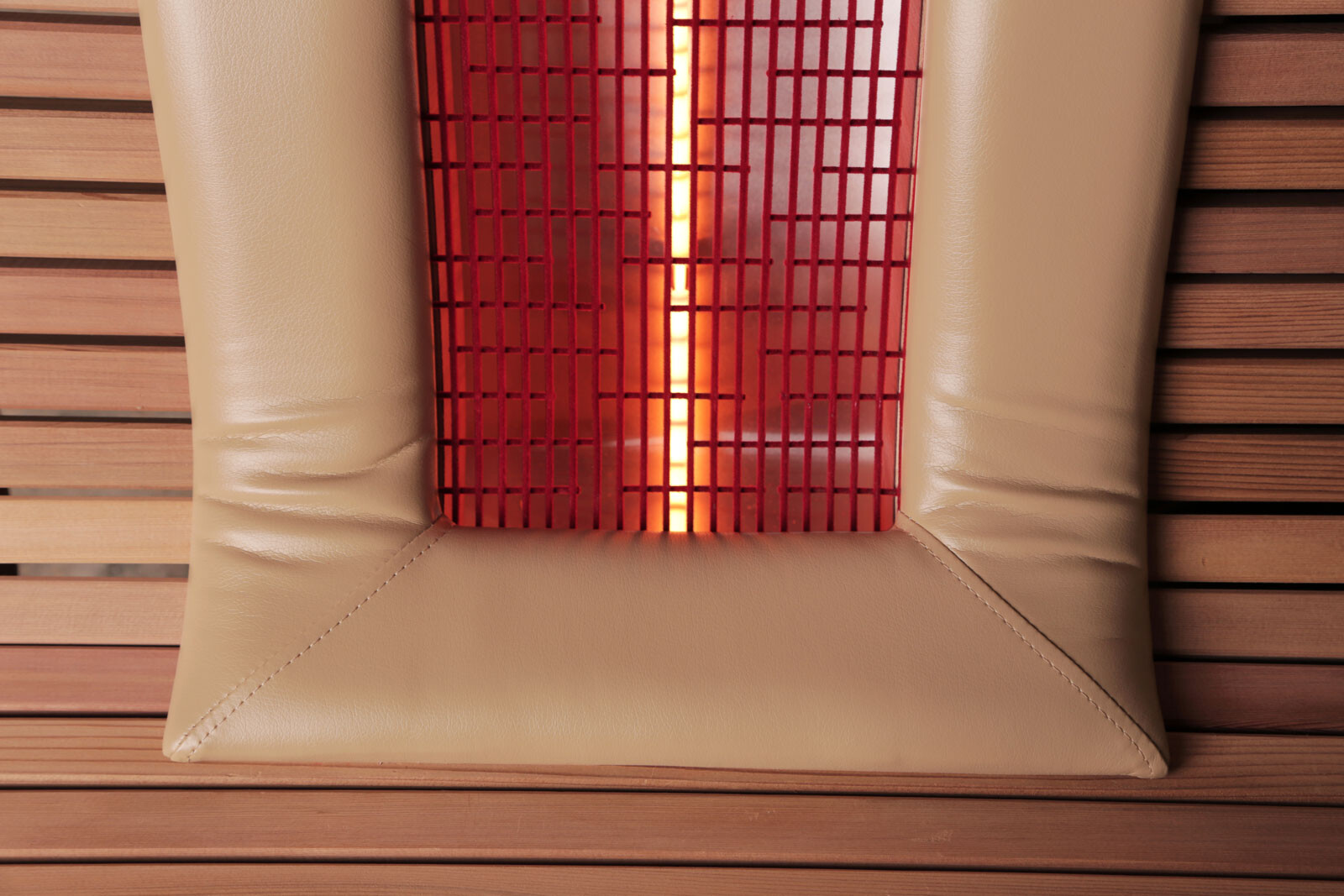 Ergonomische Rückenlehne aus Red Cedar für Sauna & Infrarot